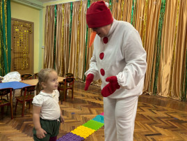 СНЕГОВИК ПРИШЁЛ К НАМ В ГОСТИ... СНЕГОВИК ПРИШЁЛ К НАМ В ГОСТИ.