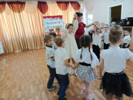 ТОТ САМЫЙ ДЛИННЫЙ В ГОДУ... ТОТ САМЫЙ ДЛИННЫЙ В ГОДУ.